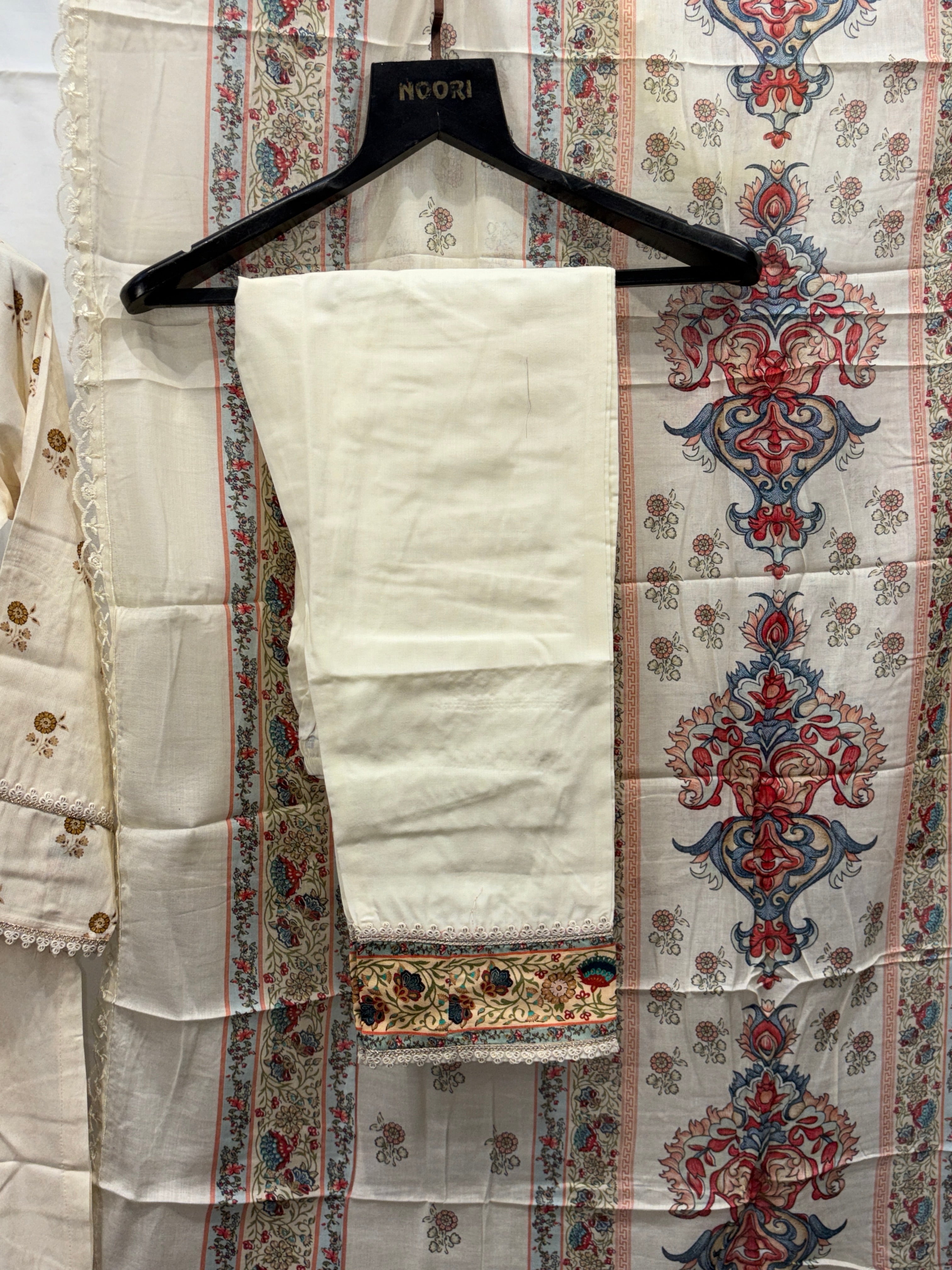 PAKISTANI LIGHT CREAM PRINTED SUIT